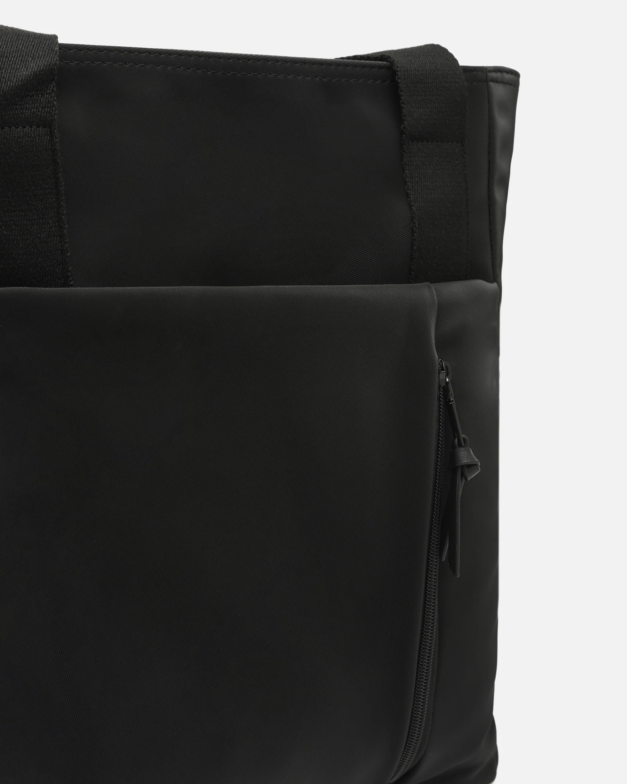 Dominica mochila grande en nylon con bolsillo para portátil (14") y asa de hombro - Image 12