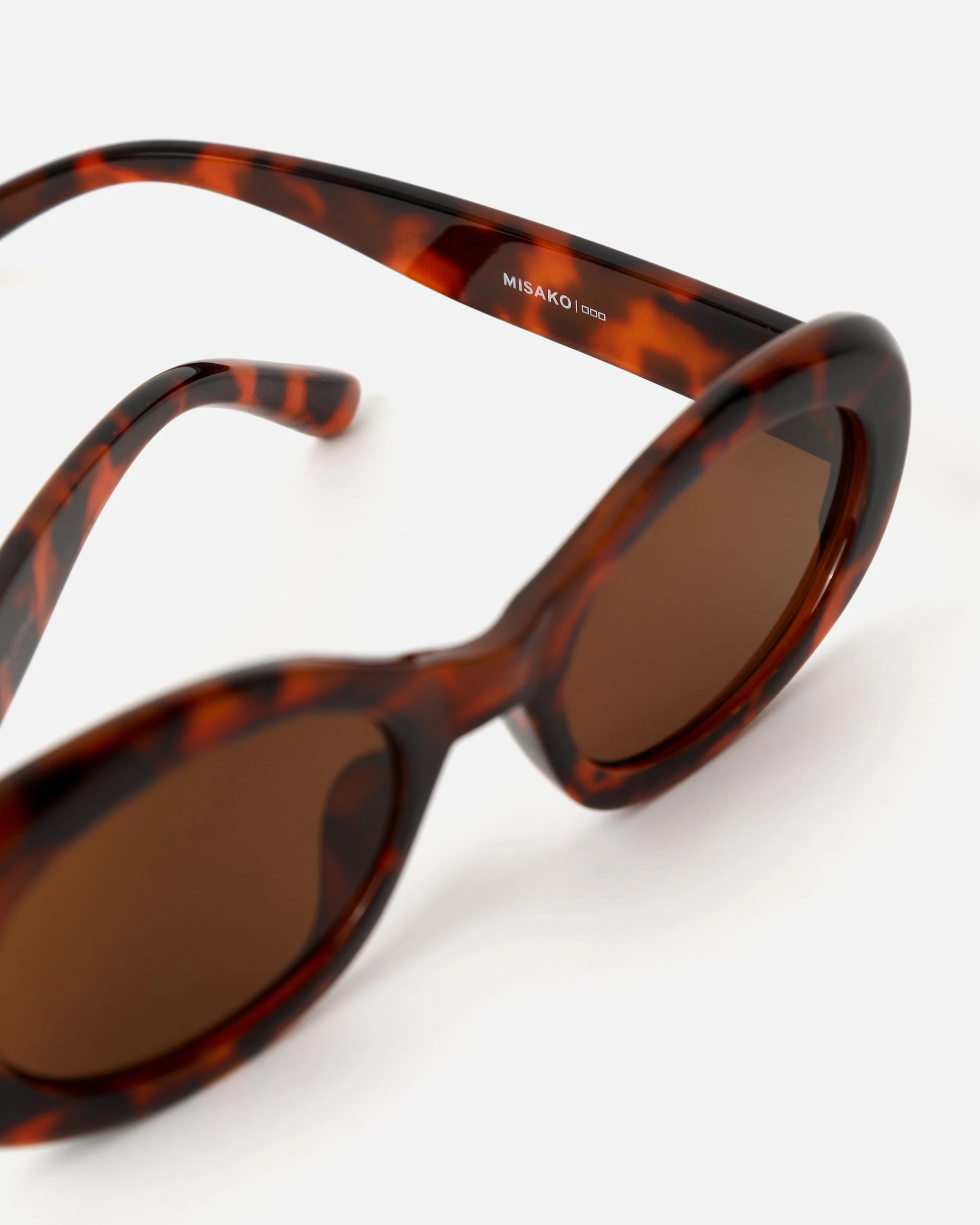 Edelmira gafas de sol ovaladas con montura de pasta - Image 6