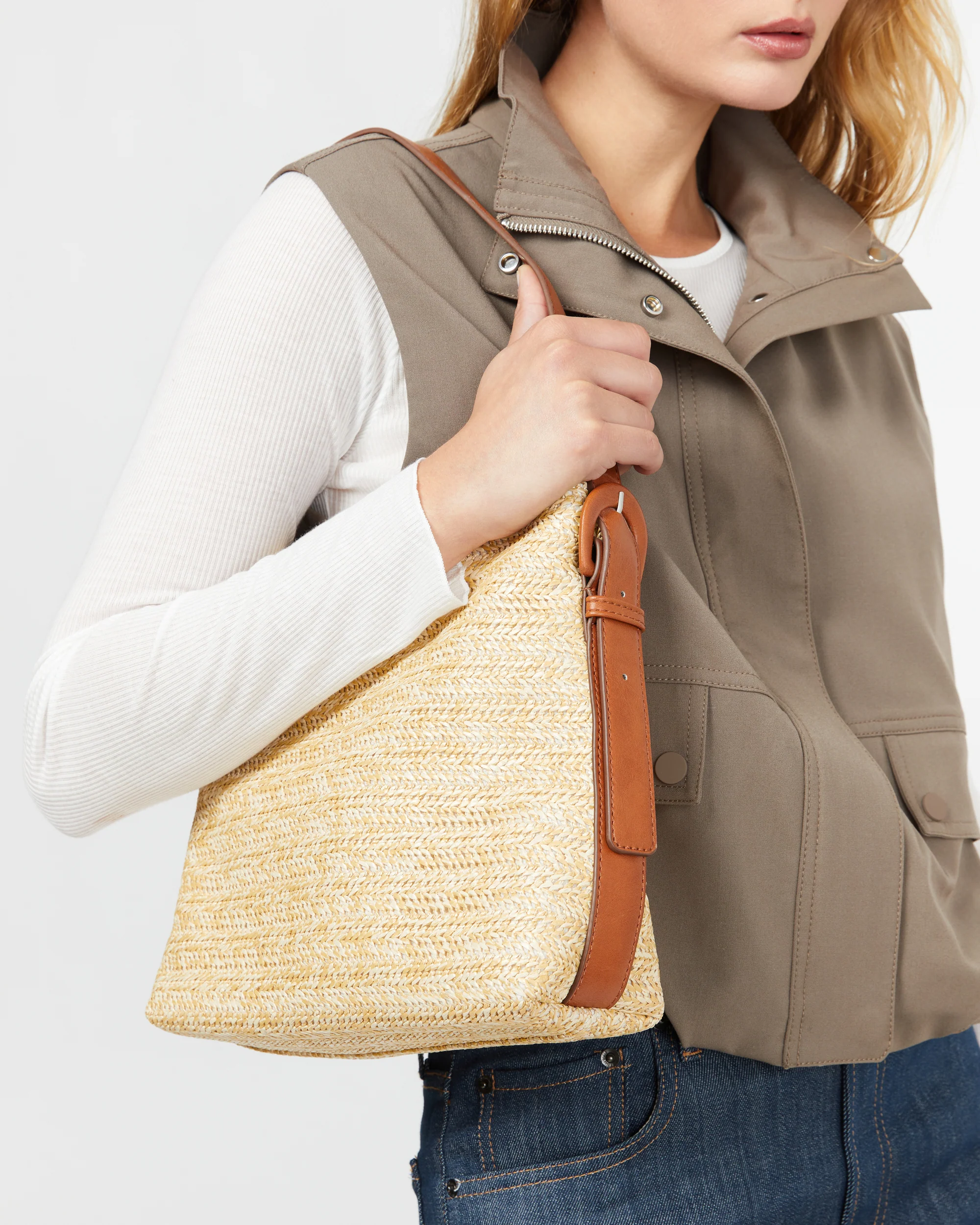 Finra bolso hobo efecto rafia con bolsa interior extraíble y asa regulable ED. - Image 2
