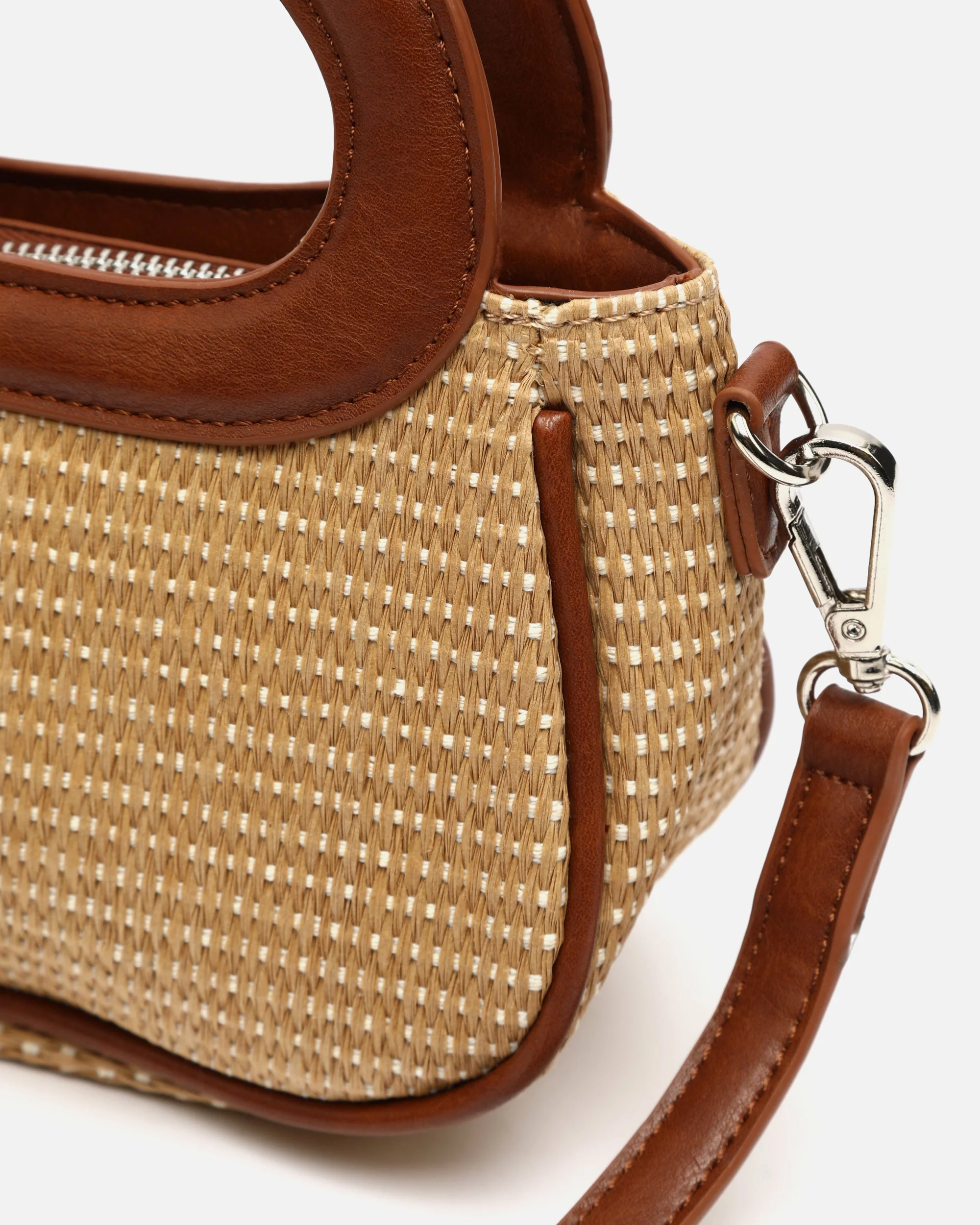 Formito bolso de mano efecto rafia con asa bandolera extraíble - Image 3