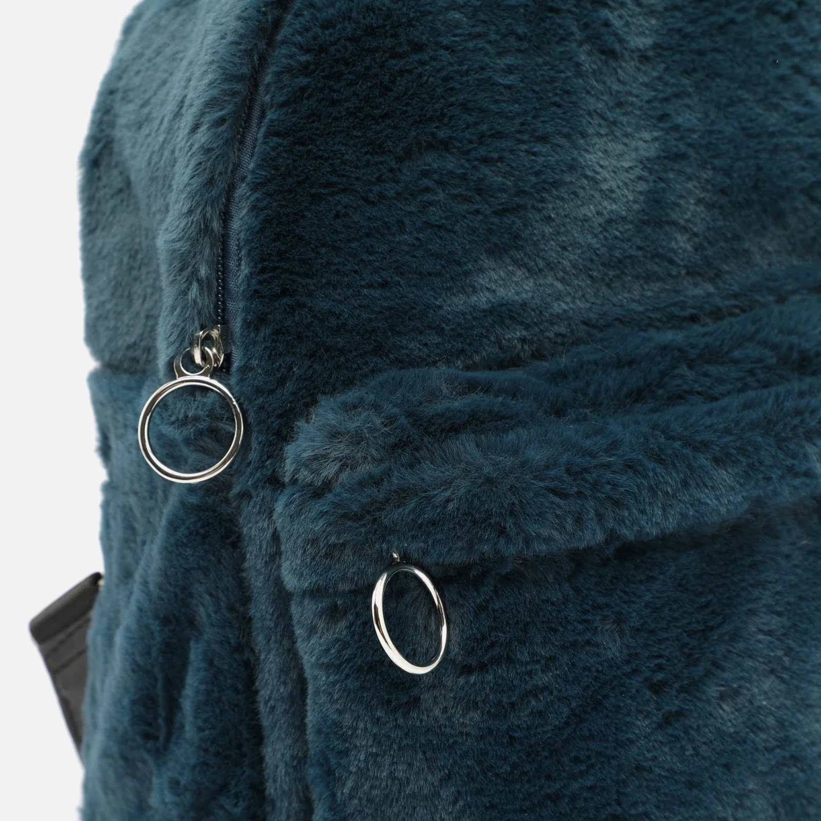 Furry mochila efecto pelo ED. - Image 3