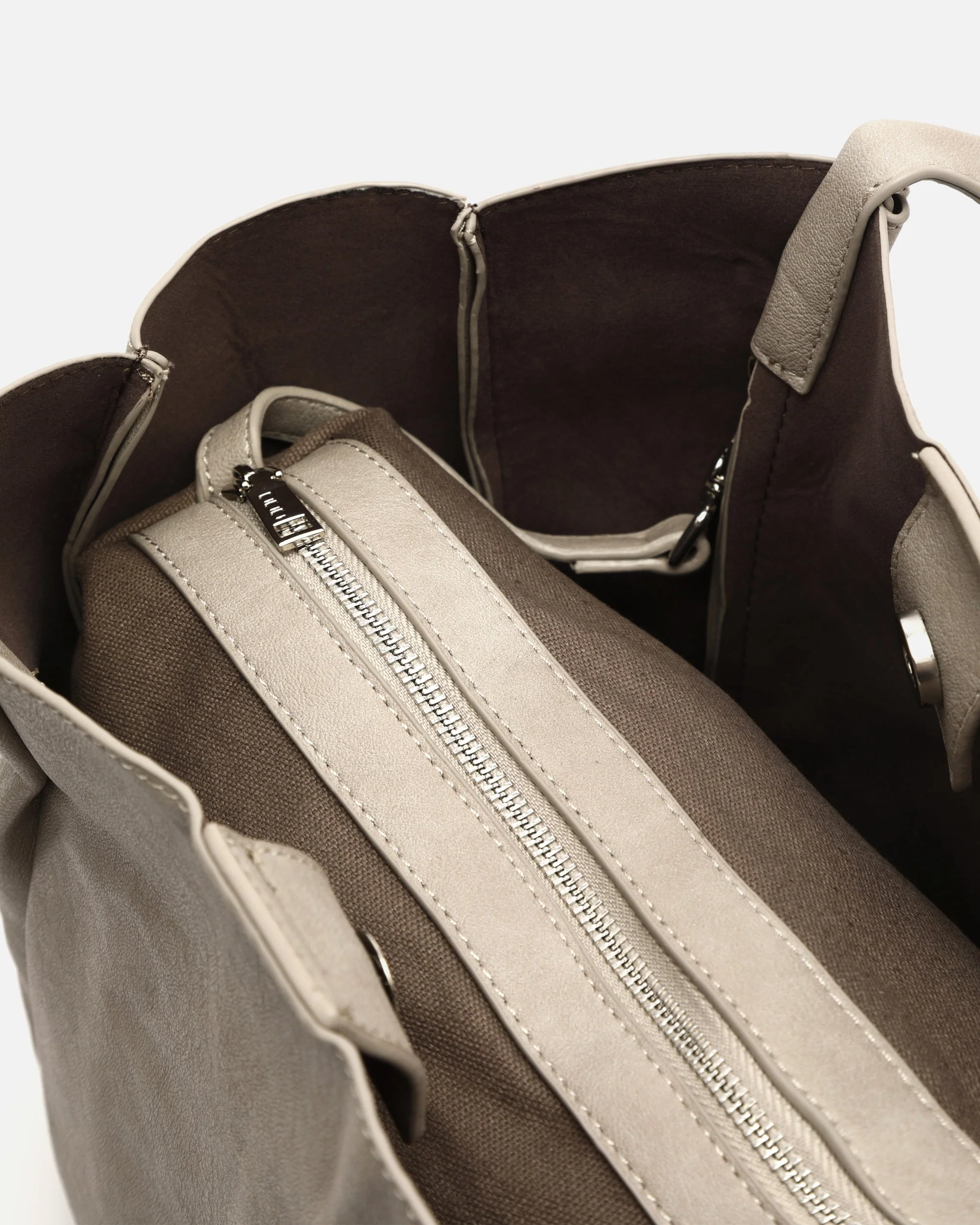 Giseli bolso shopper grande con neceser extraíble - Image 16