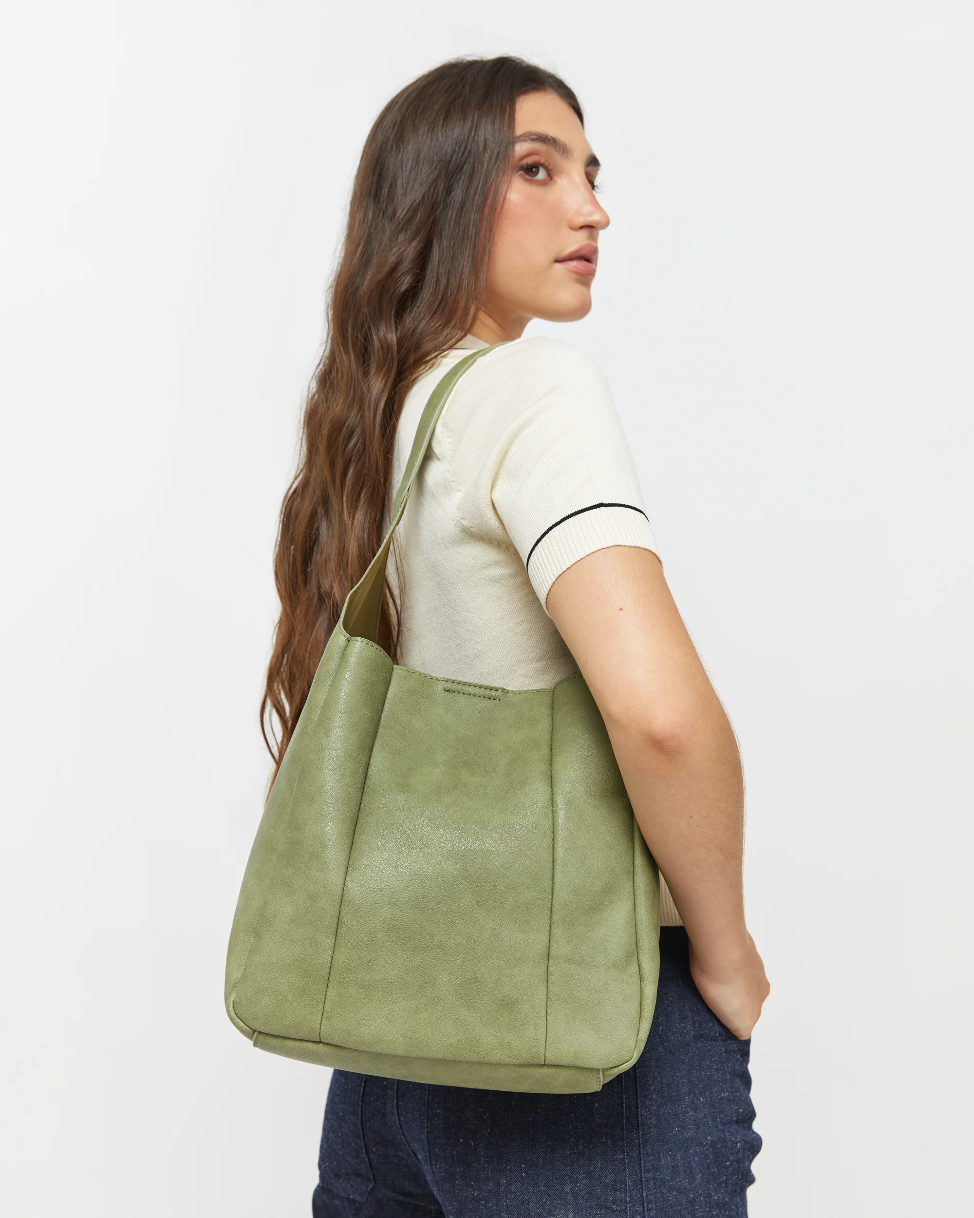 Giselina bolso hobo mediano con neceser interior extraíble - Image 3