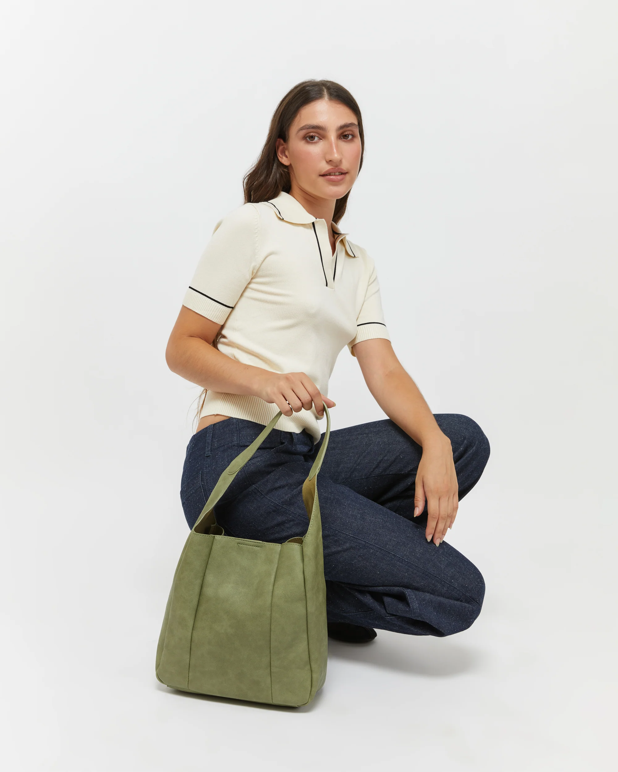 Giselina bolso hobo mediano con neceser interior extraíble - Image 5