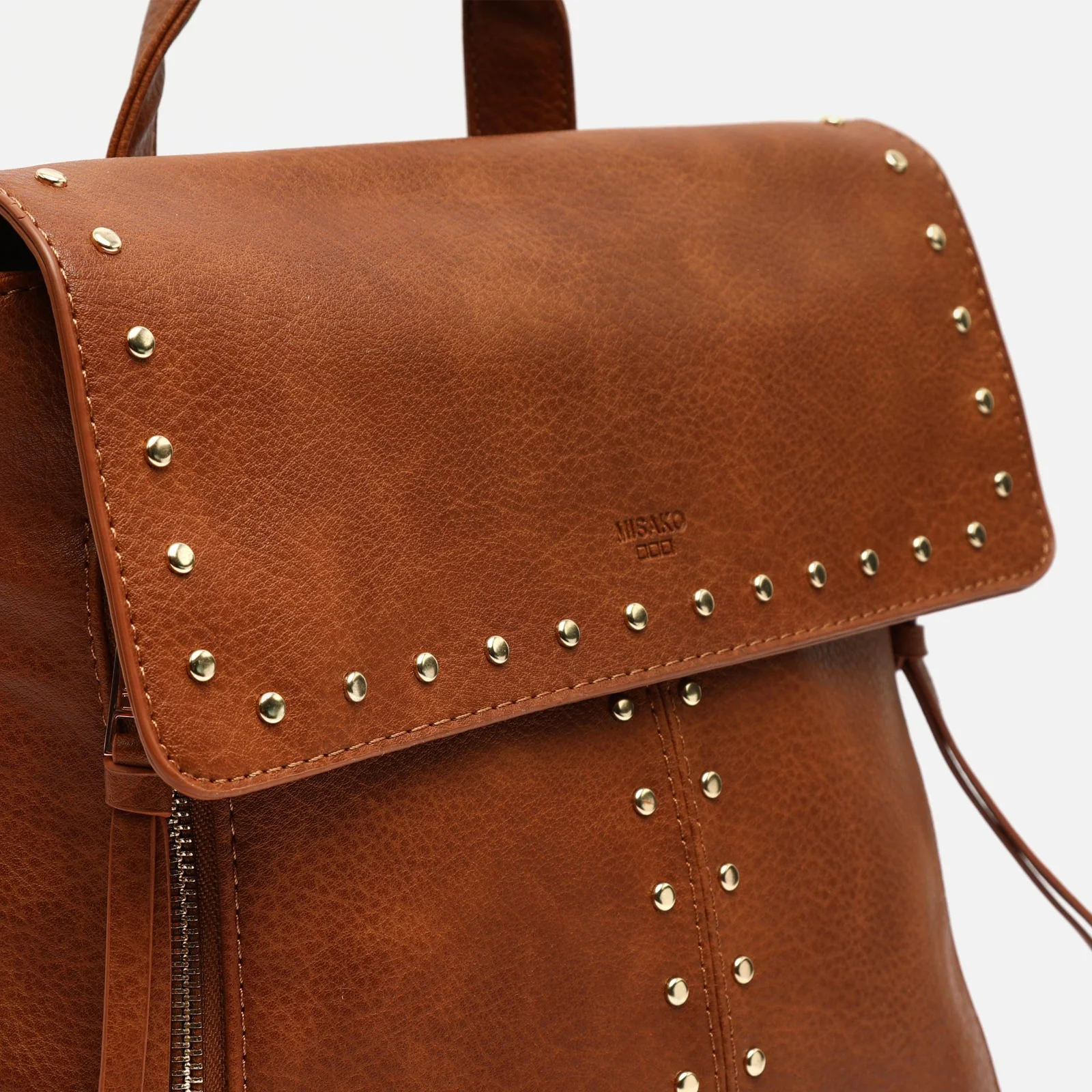 Licha mochila con solapa y detalles metálicos - Image 8