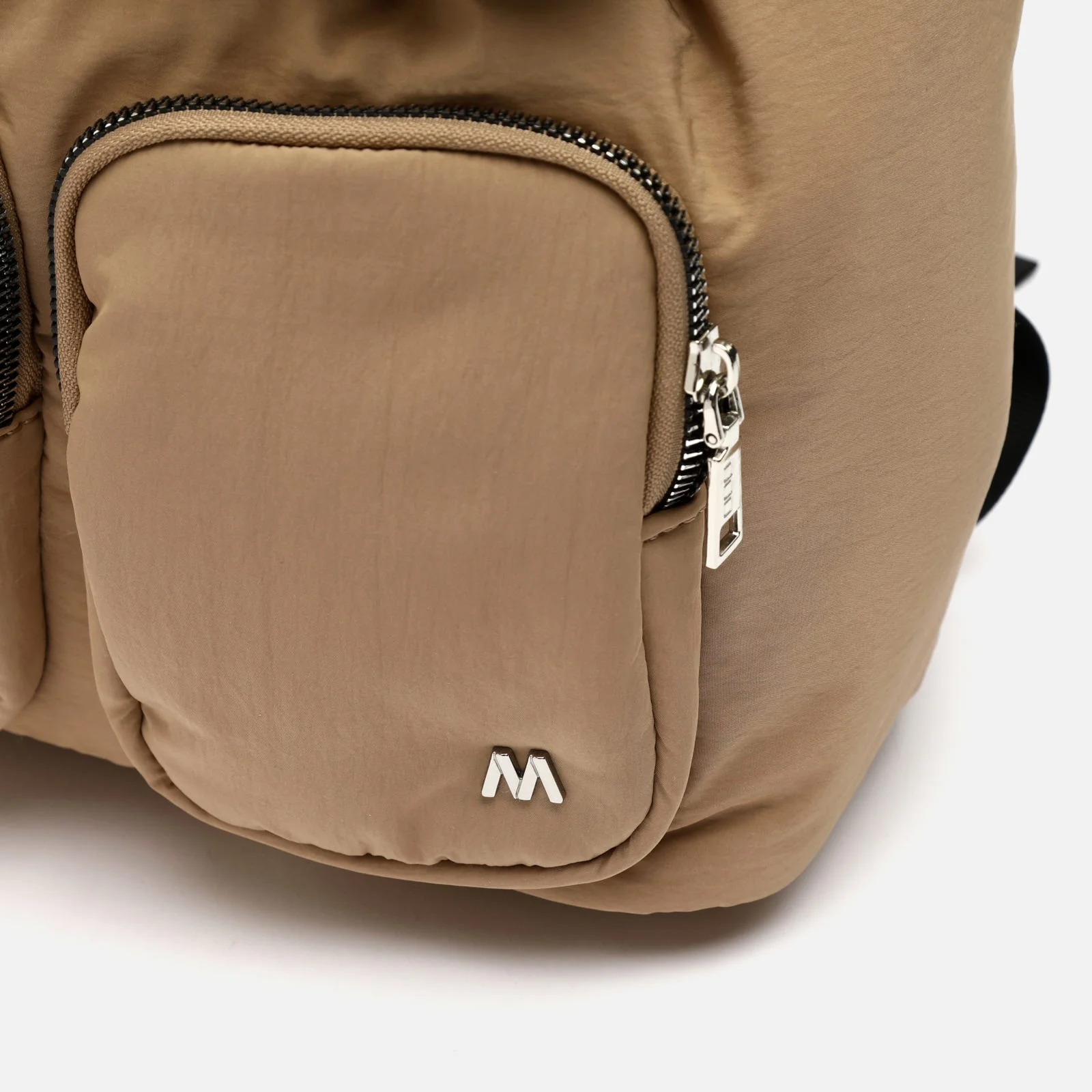 Meli mochila acolchada con solapa en nylon y bolsillo interior para tablet ED. - Image 8