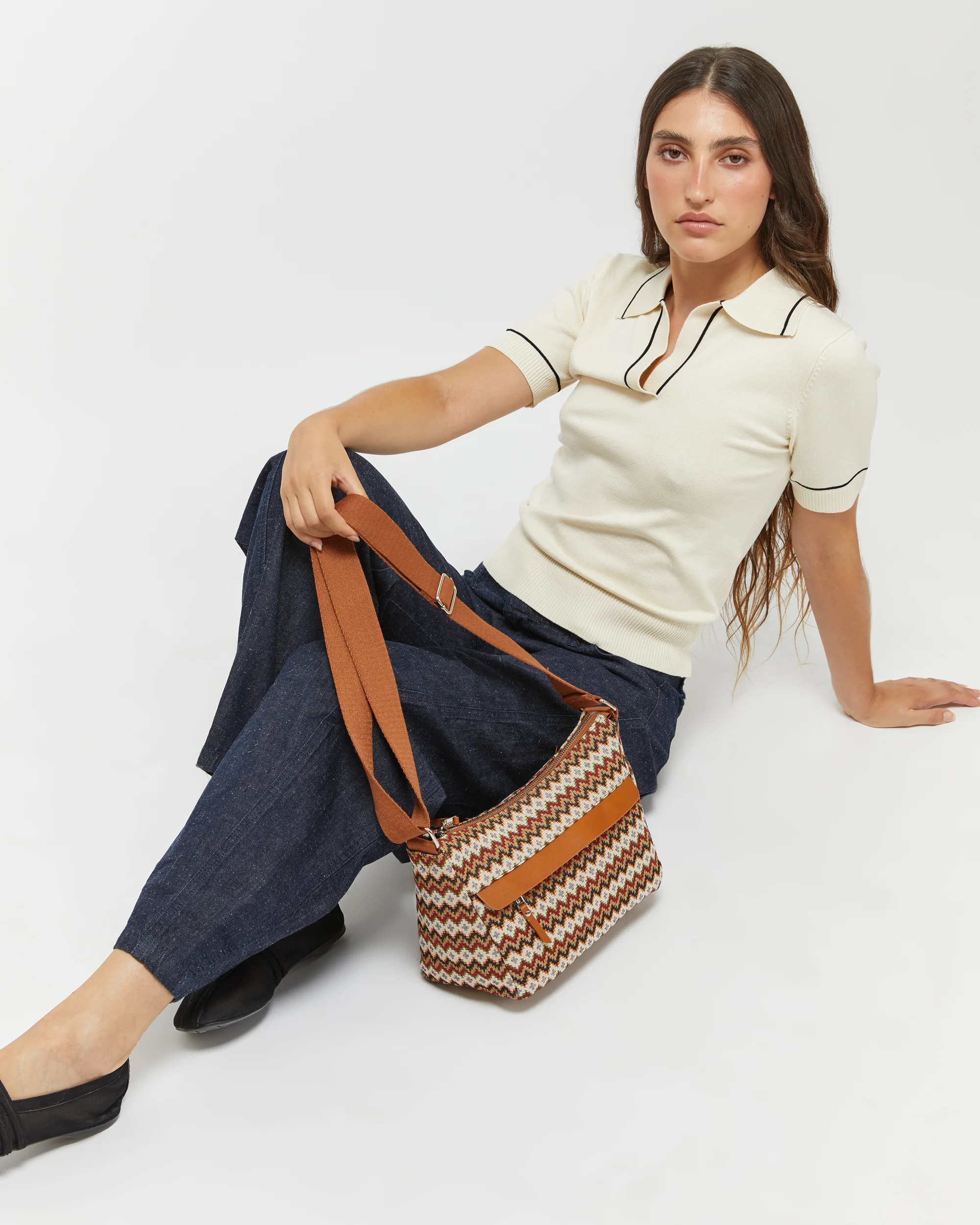 Penjis bolso bandolera con estampado jacquard - Image 3