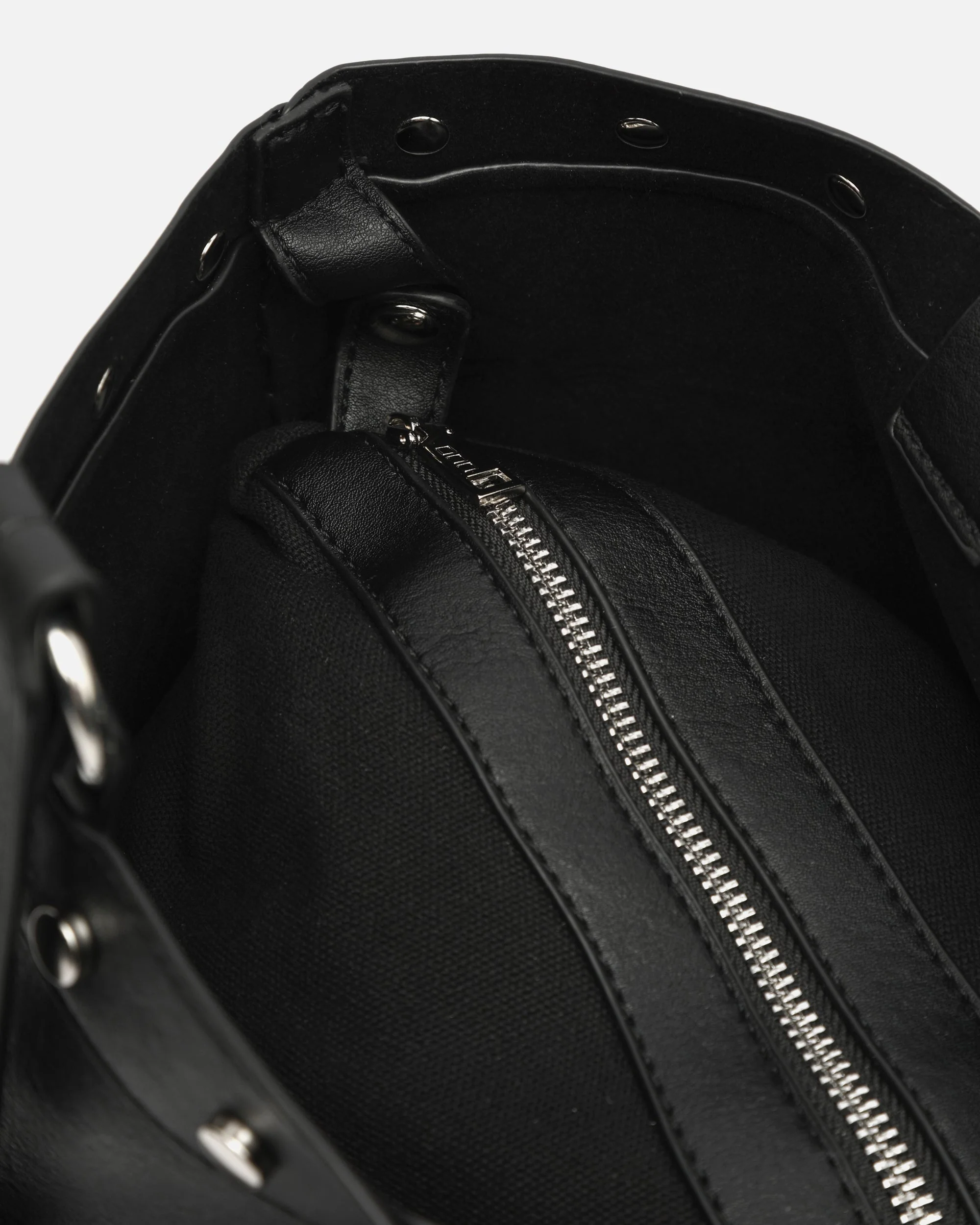 Ukara bolso de hombro grande con detalles metálicos - Image 7